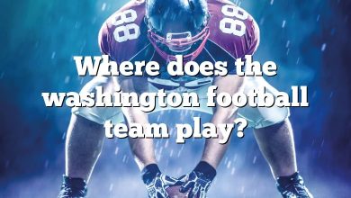 Where does the washington football team play?