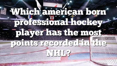 Which american born professional hockey player has the most points recorded in the NHL?