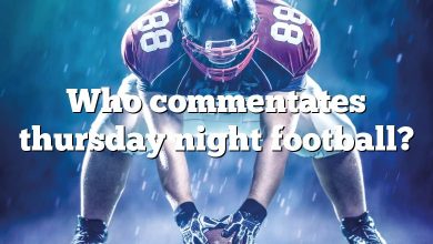 Who commentates thursday night football?