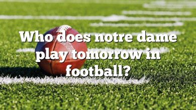 Who does notre dame play tomorrow in football?