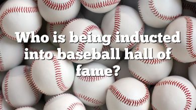 Who is being inducted into baseball hall of fame?