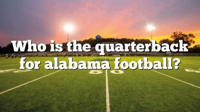 Who is the quarterback for alabama football?