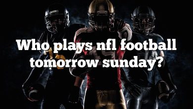 Who plays nfl football tomorrow sunday?