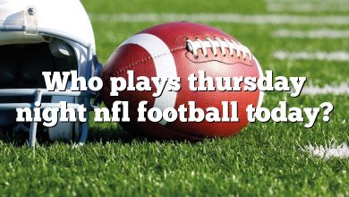 Who plays thursday night nfl football today?