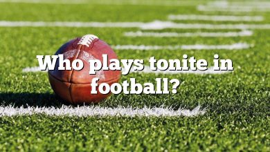 Who plays tonite in football?