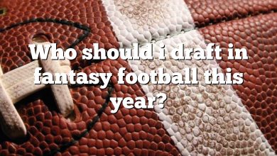 Who should i draft in fantasy football this year?